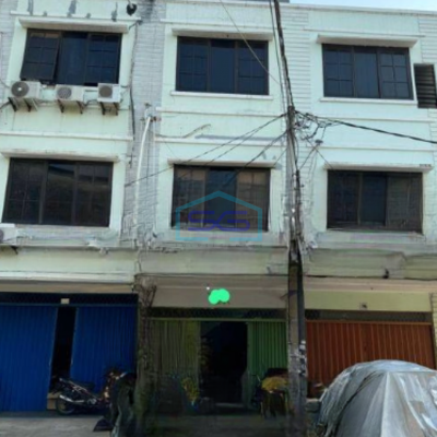 Dijual Cepat Ruko Luas Bangunan  187 m² di Duri Kosambi Jakarta Barat