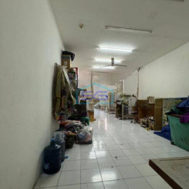 Dijual Cepat Ruko Luas Bangunan  187 m² di Duri Kosambi Jakarta Barat-2