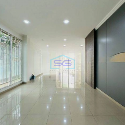 Disewakan Ruko Luas Bangunan  360 m² di Green Lake City Jakarta Barat
