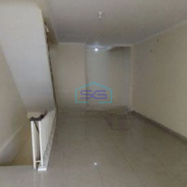 Disewakan Ruko Luas Bangunan 236 m² 3 Lantai di Green Lake City Jakarta Barat-1