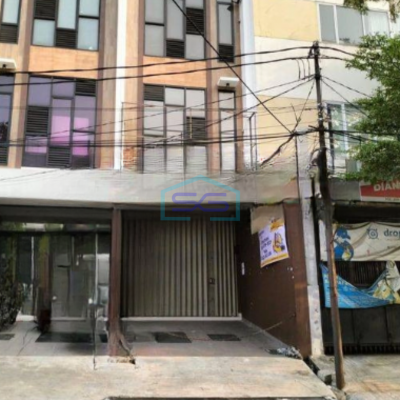 Disewakan Ruko Baru Minimalis Luas Bangunan  100 m² di Puri Indah Jakarta Barat-2