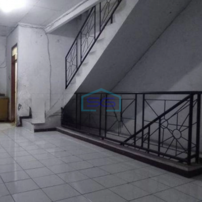Disewakan Ruko Luas Bangunan 186 m² Lokasi Strategis di Kalideres Jakarta Barat
