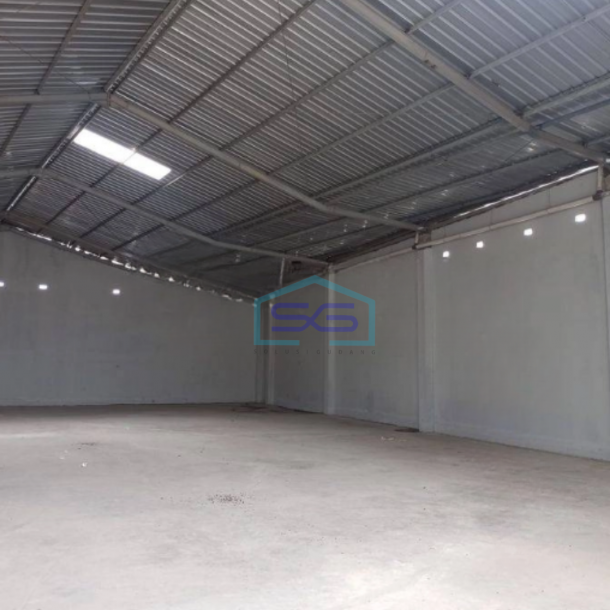 Disewakan Gudang Ada Kantor Luas Bangunan  300 m² Pinggir Jalan Raya Jurumudi Tangerang-2