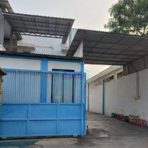 Disewakan Gudang Ada Kantor Luas Bangunan  500 m² di Duri Kosambi Jakarta Barat-3