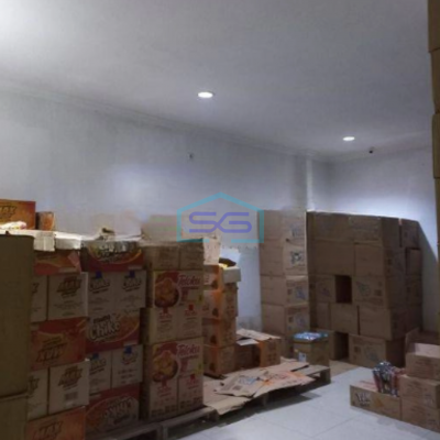 Disewakan Gudang Ada Kantor Luas Bangunan  500 m² di Duri Kosambi Jakarta Barat
