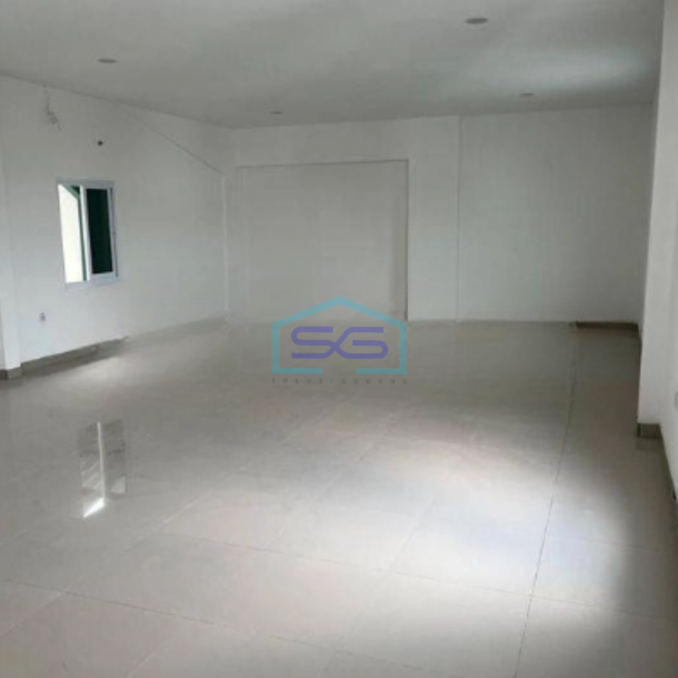 Disewakan Gudang Luas Bangunan  800 m² Ada Kantor di Cipondoh Tangerang-1