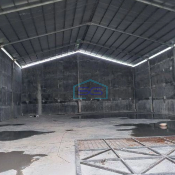 Disewakan Gudang Akses Container 20 feet Luas Bangunan  700 m² di Cipondoh Tangerang-2