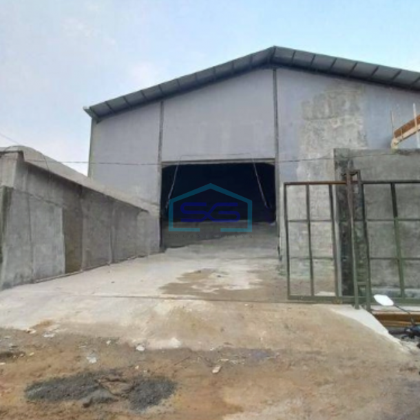 Disewakan Gudang Akses Container 20 feet Luas Bangunan  700 m² di Cipondoh Tangerang-1