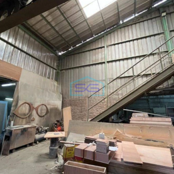 Dijual Gudang Ex Workshop Furniture Luas Bangunan 1000 m² Lokasi Bebas Banjir Cipondoh Tangerang-1