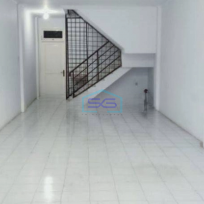 Disewakan Ruko Luas Bangunan 170 m² di Duri Kosambi Jakarta Barat