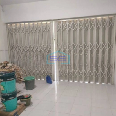 Dijual Cepat Ruko Luas Bangunan  382 m² di Jembatan Lima Jakarta Barat-4