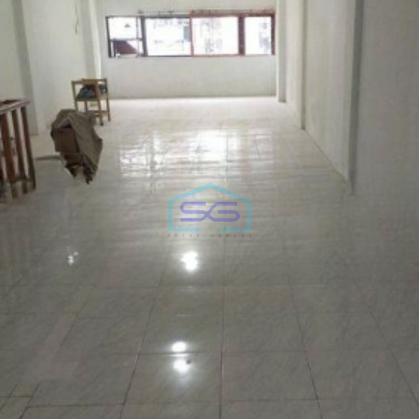 Dijual Cepat Ruko Luas Bangunan  382 m² di Jembatan Lima Jakarta Barat-1