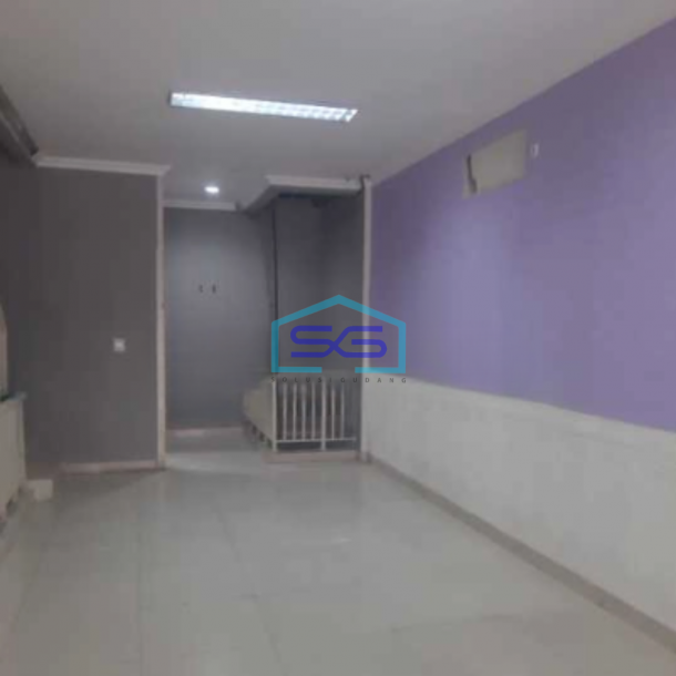 Disewakan Ruko Sentra Niaga Jakarta Barat Luas Bangunan 236 m²-1