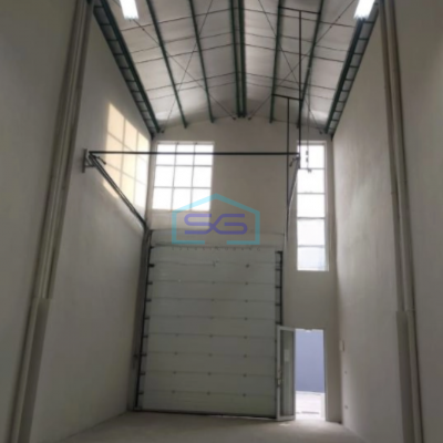 Disewakan Gudang Green Lake City, Jakarta Barat Luas Bangunan 120 m²-2