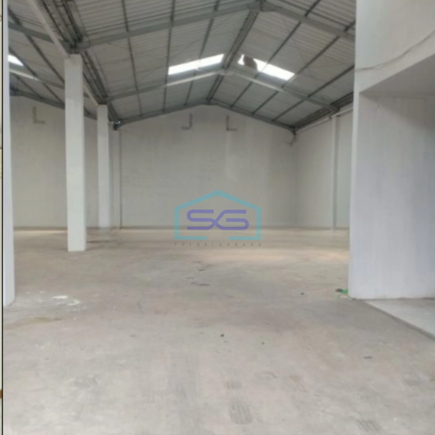 Disewakan Gudang di Halim Perdana Kusuma Jakarta Timur Luas Tanah 240 m²-1