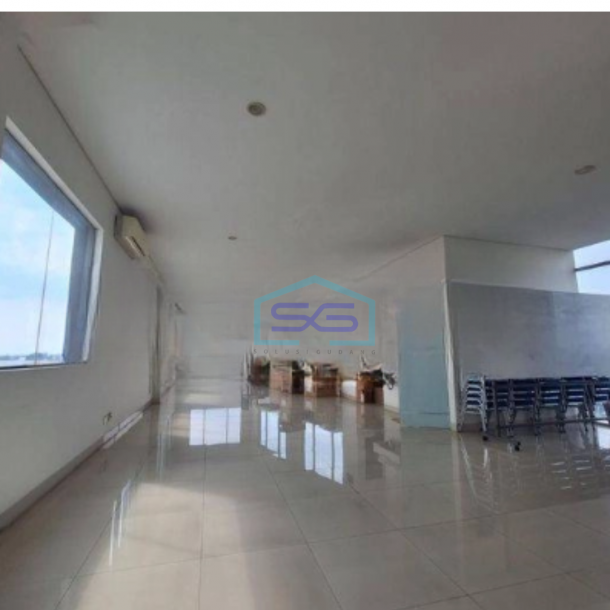 Dijual Cepat Gedung Kantor Luas Bangunan  1064 m² Lokasi Strategis di Cipondoh Tangerang-1