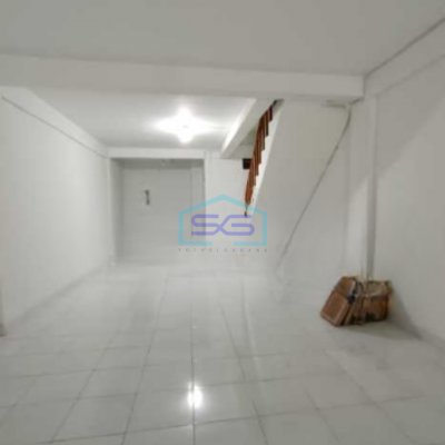 Dijual Cepat Ruko Luas Bangunan  382 m² Lokasi Jembatan Lima Jakarta Barat