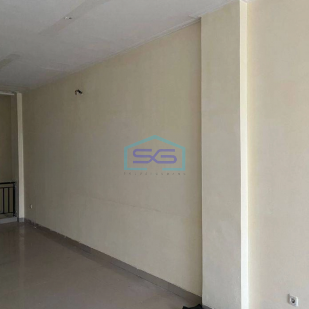 Disewakan Ruko 3 Lantai Luas Bangunan  272 m² di Pantai Indah Kapuk Jakarta Utara-1