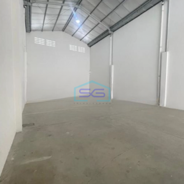 Disewakan Gudang Ada Kantor Luas Bangunan 800 m² Lokasi Benda Tangerang-4