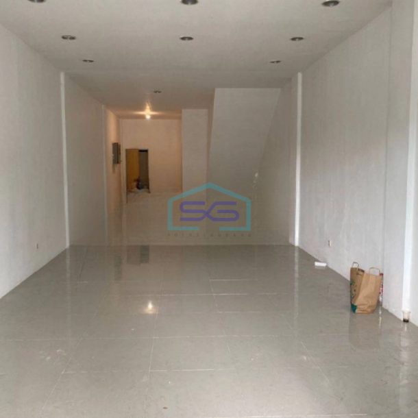 Disewakan Ruko 3 Lantai Kondisi Bangunan Bagus di Cimone Tangerang-2