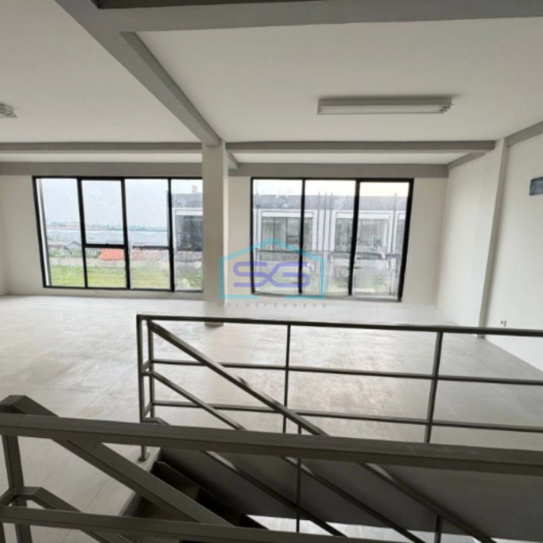 Disewakan Gudang Ada Kantor Luas Tanah  283 m² Lokasi Benda Tangerang-2
