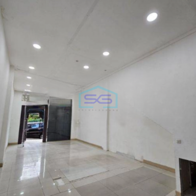 Disewakan Ruko 3 Lantai Luas Bangunan 204 m² di Pluit Jakarta Utara