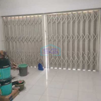 Dijual Ruko Luas Bangunan  382 m² Lokasi di Jembatan Lima Jakarta Barat