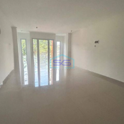 Disewakan Ruko 3 Lantai Luas Bangunan  315 m² di Taman Palem Jakarta Barat