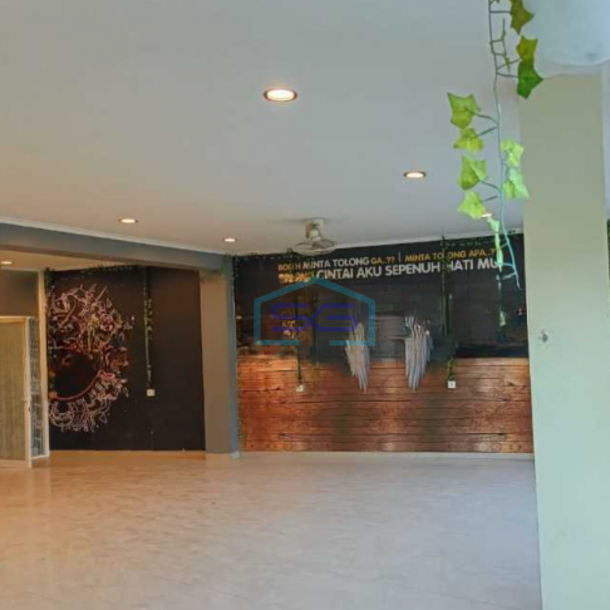 Disewakan Ruko Luas Tanah 130 m² Lokasi di Jakarta Barat-2