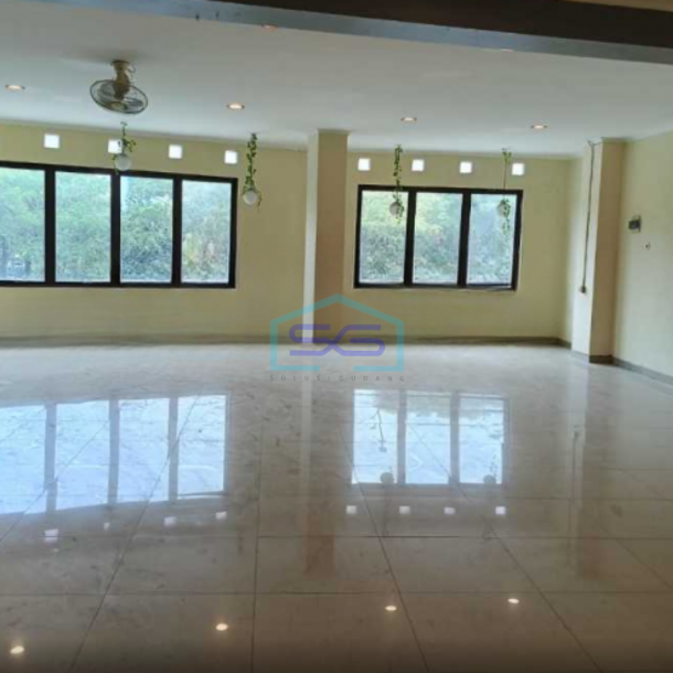 Disewakan Ruko Luas Tanah 130 m² Lokasi di Jakarta Barat-1