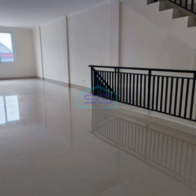 Disewakan Ruko Hadap Jalan Raya Karang Tengah Tangerang Luas Bangunan 870 m²