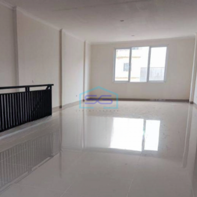 Disewakan Ruko Hadap Jalan Raya Karang Tengah Tangerang Luas Bangunan 870 m²