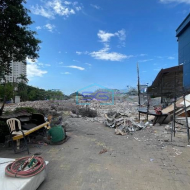 Disewakan Gudang Luas Tanah 814 m2 Lokasi Kedoya Jakarta Barat-1