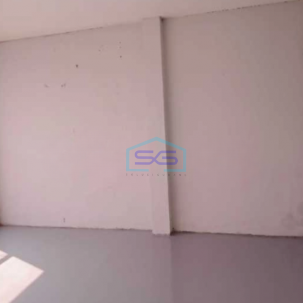 Disewakan Gudang Luas Bangunan  300 m² Lokasi di Kalideres Jakarta Barat-2