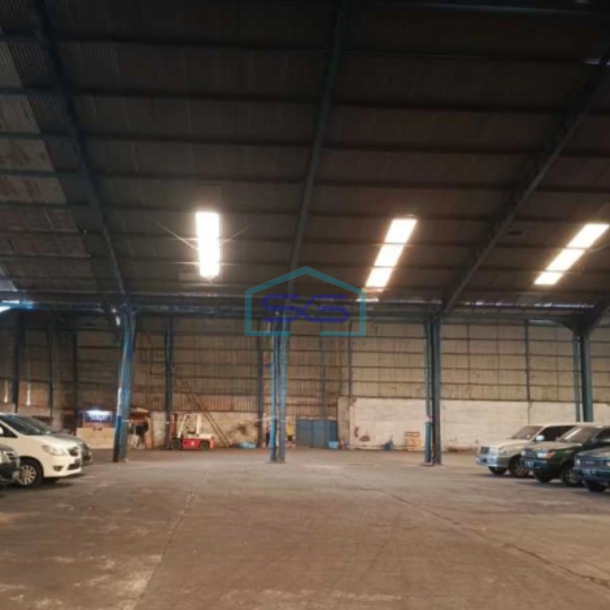 Disewakan Gudang Akses Container Luas Bangunan  1400 m² Lokasi di Karawaci Tangerang-4