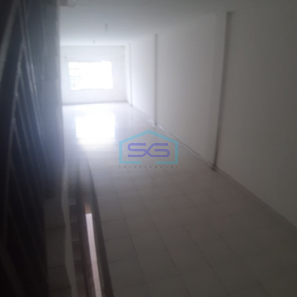 Disewakan Gudang Luas Bangunan 200 m² Lokasi di Tambora Jakarta Barat-2