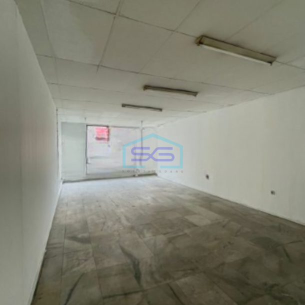 Disewakan Ruko Luas Bangunan 300 m² Lokasi di Jakarta Utara-3