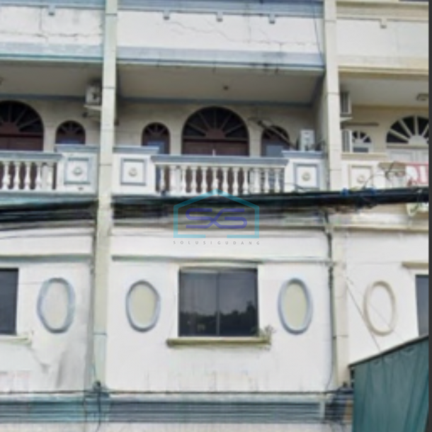 Disewakan Ruko Luas Bangunan  250 m² Lokasi di Tepi Jalan Raya Bandengan Jakarta Utara-1