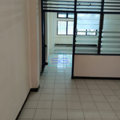 Disewakan Ruko Luas Bangunan 180 m² di Tambora Jakarta Barat