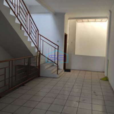 Disewakan Ruko Luas Bangunan  250 m² Lokasi di Tepi Jalan Raya Bandengan Jakarta Utara