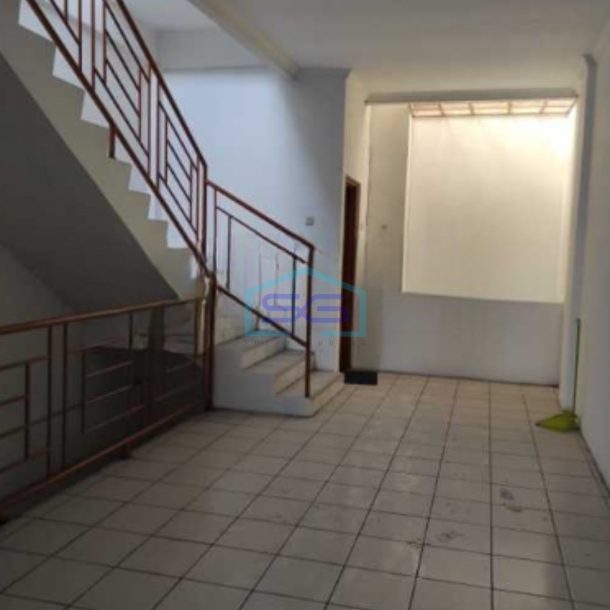 Disewakan Ruko Luas Bangunan  250 m² Lokasi di Tepi Jalan Raya Bandengan Jakarta Utara-2