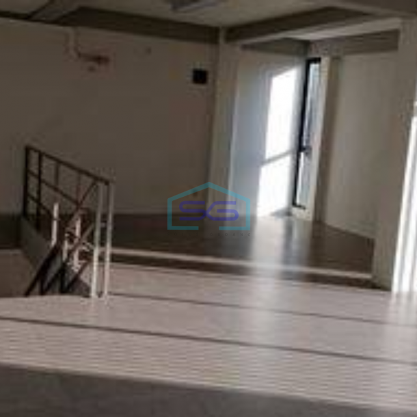 Disewakan Gudang Ada Kantor Luas Bangunan  1000 m² di Kosambi Tangerang-2