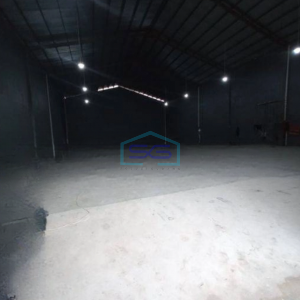 Disewakan Gudang Ada Kantor di Cipondoh Tangerang Luas Bangunan  800 m²-1