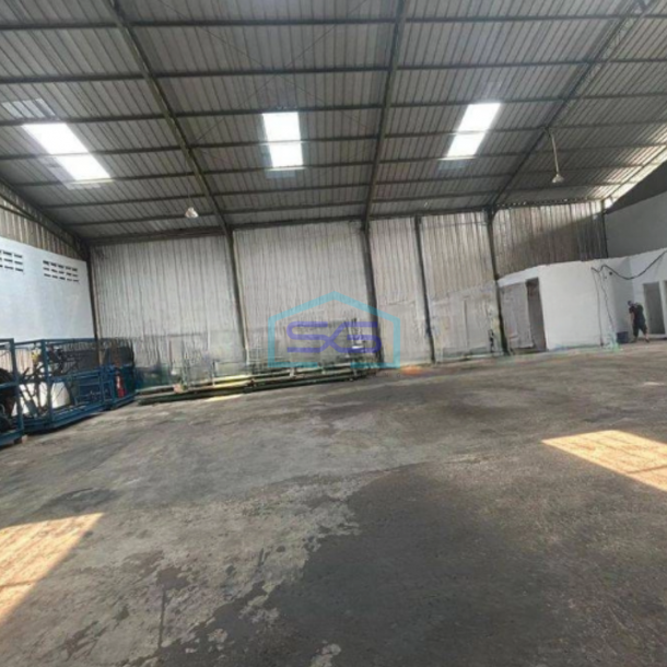 Disewakan Gudang Akses Container 40 Feet Luas Bangunan  480 m² di Cipondoh Tangerang-3