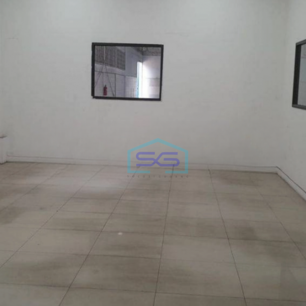 Disewakan Gudang Ada Kantor Luas Bangunan 600 m² di Karawaci Tangerang-1