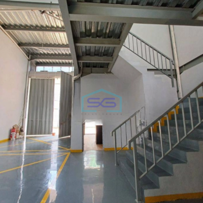 Disewakan Gudang Ada Kantor Luas Bangunan 687 m² Lokasi Strategis di Kalideres Jakarta Barat