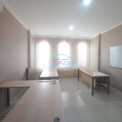 Dijual Ruko Luas Bangunan  236 m² di Green Laker City Jakarta Barat-4