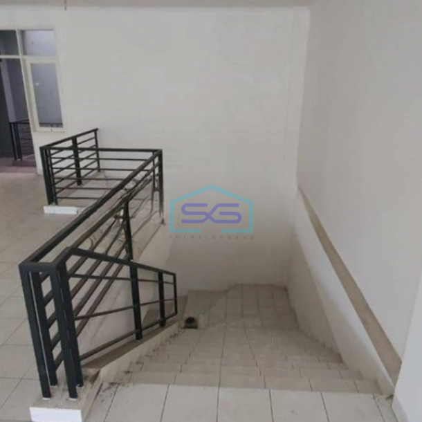 Disewakan Ruko 3 Lantai Luas Bangunan  486 m² Lokasi Strategis di Cipondoh Tangerang-3