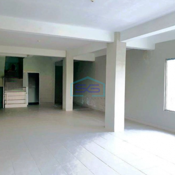 Dijual Ruko Luas Tanah  100 m² di Kebon Jeruk Jakarta Barat-1