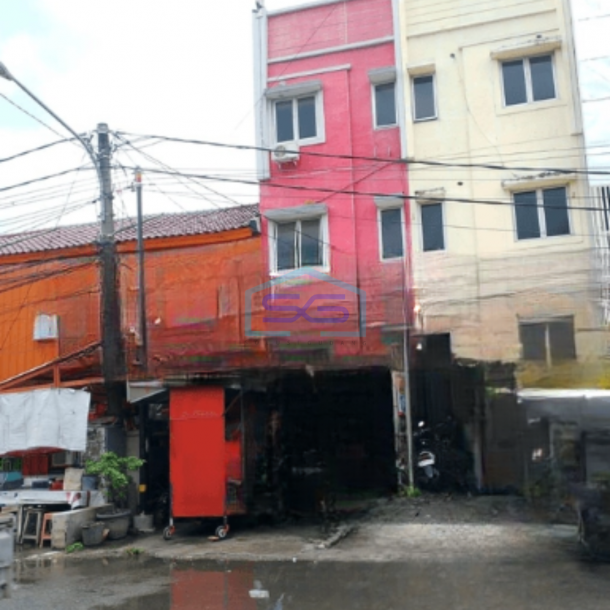 Dijual Ruko Luas Bangunan 144 m² di Pinggir Jalan Raya Kelapa Dua Tangerang-2